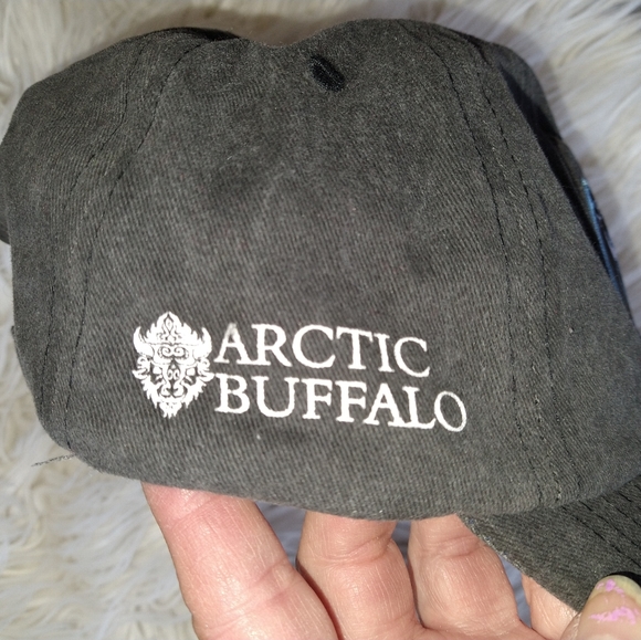 Artic Buffalo Cap - Picture 2 of 4